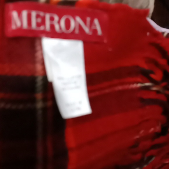 Merona red plaid fringe scarf. Excellent condition. - Picture 5 of 6